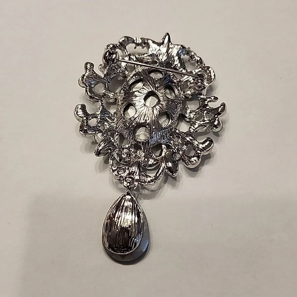 Brooch - Picture 2 of 2